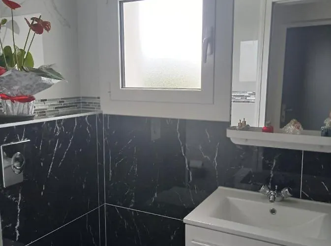 شقة Location Bastia, U Fiumicellu. Vue Mer. Jacuzzi, Barbecue,... Pour 2 Personnes *