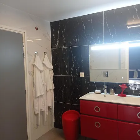 Location Bastia, U Fiumicellu. Vue Mer. Jacuzzi, Barbecue,... Pour 2 Personnes * Bastia (Corsica)