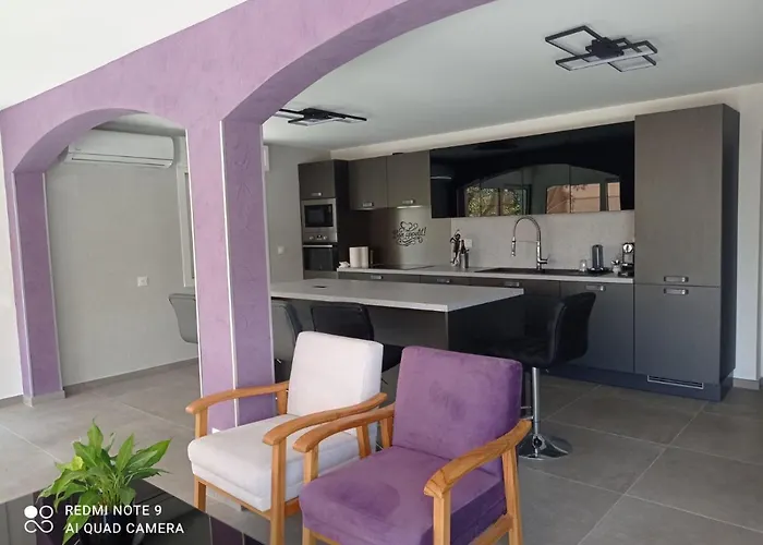 Location Bastia, U Fiumicellu. Vue Mer. Jacuzzi, Barbecue,... Pour 2 Personnes Apartmán *